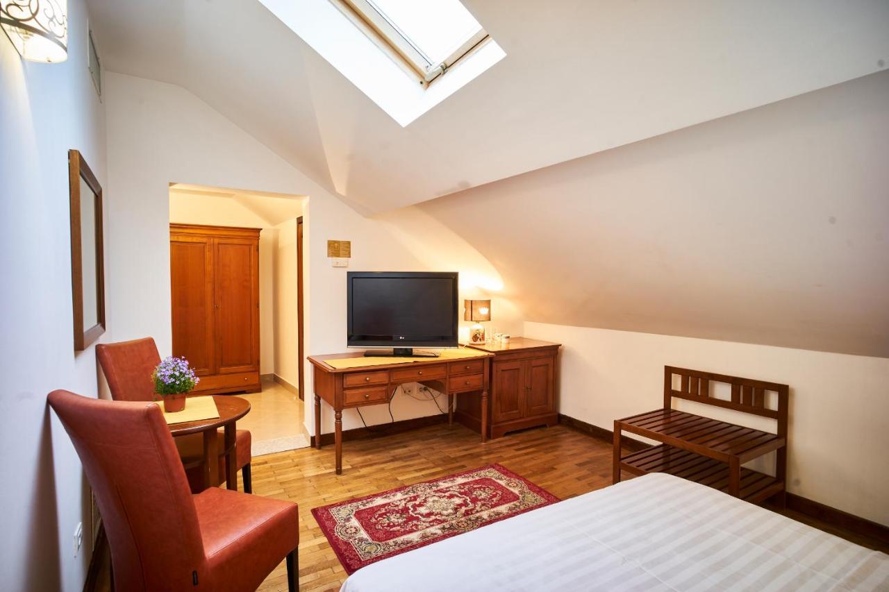 Cozy Attic Room VI Bukurešť Exteriér fotografie
